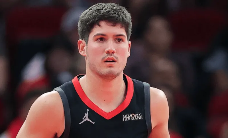 皇冠体育官网-谢泼德近4战场均20.3分4.5板5.3助2.5断1.3帽，三分44.4%